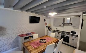 Otto House Apartment